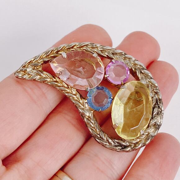 VTG 40s 50s Mid Century Lucite Paisley Brooch Gold Tone Multicolor Pin Sparkly - Picture 2 of 10